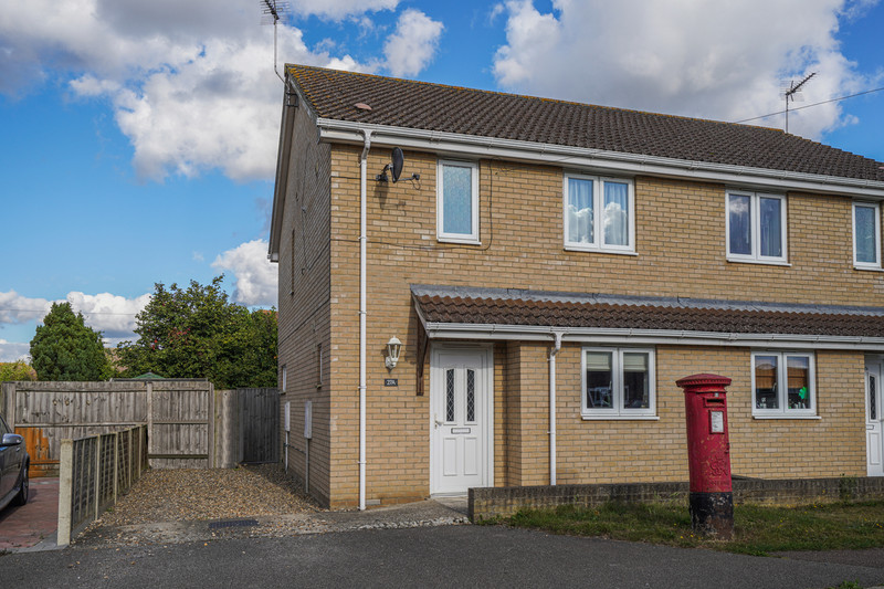 A well presented modern semi detached home situarted in a popular residential area, close to local primary schools, shops and amenities. The accommodation includes three bedrooms, ensuite, lounge/diner, and is available with no onward chain.