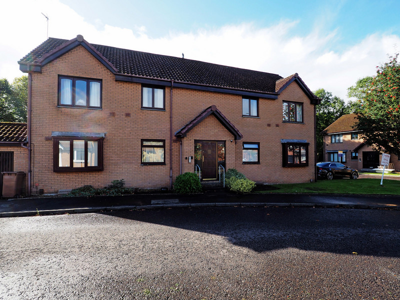 Immaculate first floor One bedroom flat featuring a hallway, lounge, a fitted kitchen, and a modern shower room. This is an attractive apartment located in a quiet and popular residential area. Call now to view this great home.