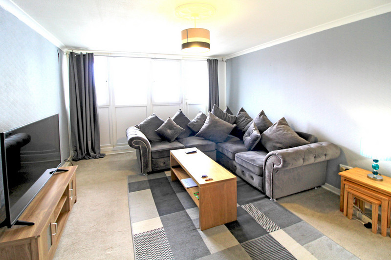 Introducing a fantastically presented 5th Floor flat, ideal first home or investment. Comprising welcoming hallway, bright lounge, modern fitted kitchen, 2 double bedrooms and a family bathroom. Benefits from DG & GCH enjoying excellent city views.