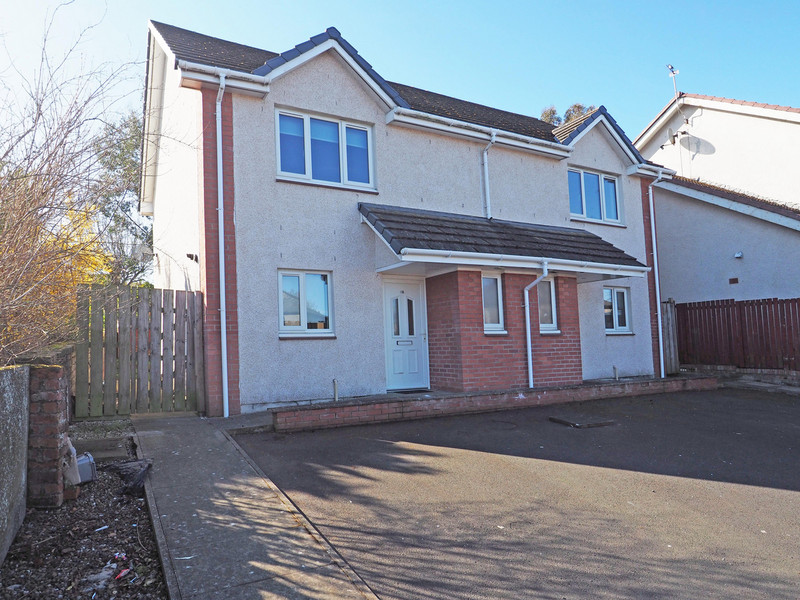 Hoppers present an attractive, modern 2-bedroom semi in great area. Decorated and fitted to a good standard this is an ideal FTB home or Buy to Let investment. Modern fitted kitchen, WC and spacious open lounge, 2 Double bedrooms, family bathroom.