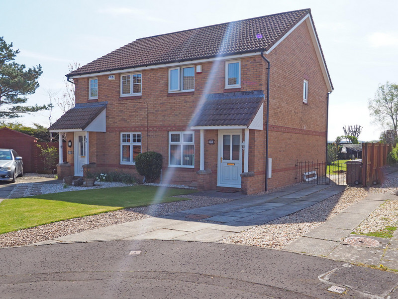**CLOSING DATE FOR OFFERS THURSDAY 5TH MAY @ 12 NOON **
Semi detached home in a popular modern development which benefits from a great position on the street and features off road parking for multiple vehicles.