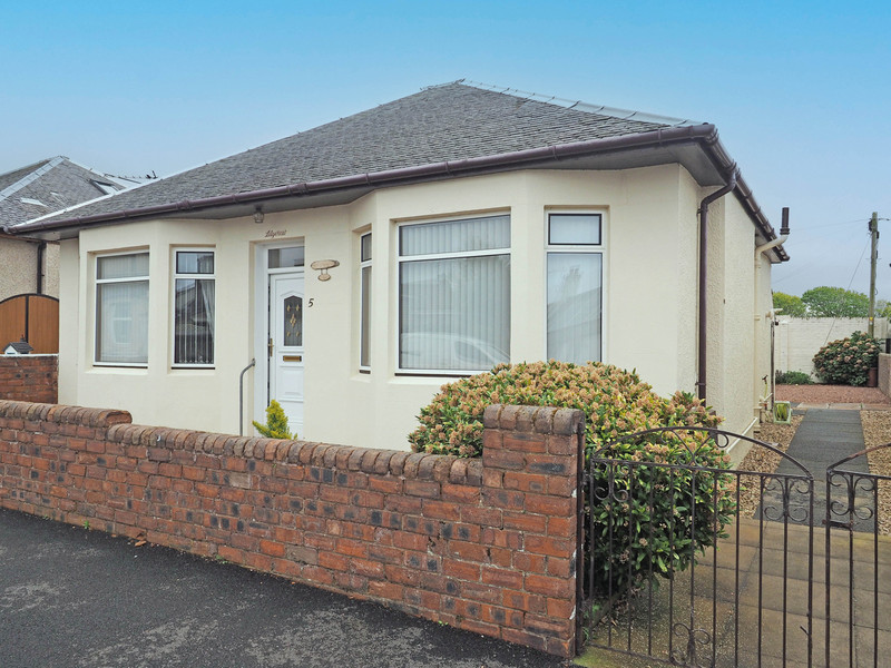 Attractive 2-bedroom bungalow, located in a great location for access to both Prestwick and Ayr. This wonderful home comprises a generous ground floor bedroom, a spacious attic room and benefits from a spacious south facing garden.