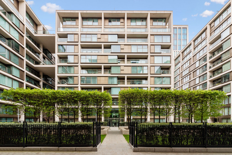 Luxury furnished 2 double bedroom apartment set on the 10th floor of the highly sought after 375 Kensington High Street development.