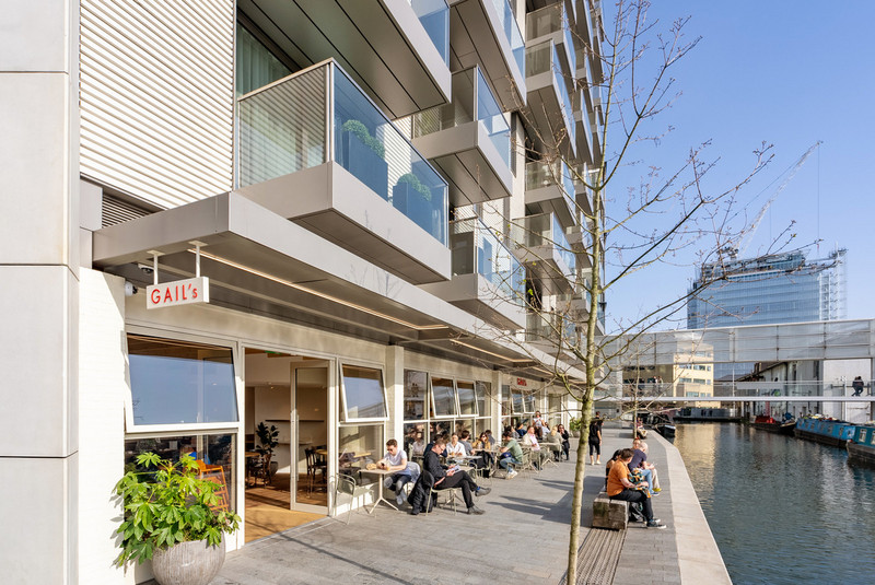 Stunning one bedroom apartment in sought after Waterside development - Available Now