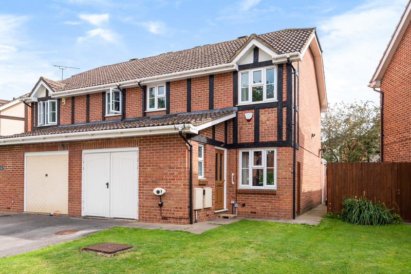 A well-presented three bedroom semi-detached house situated in a quiet cul-de-sac location just a short walk from the centre of Eton with easy access over the bridge to Windsor town centre.
