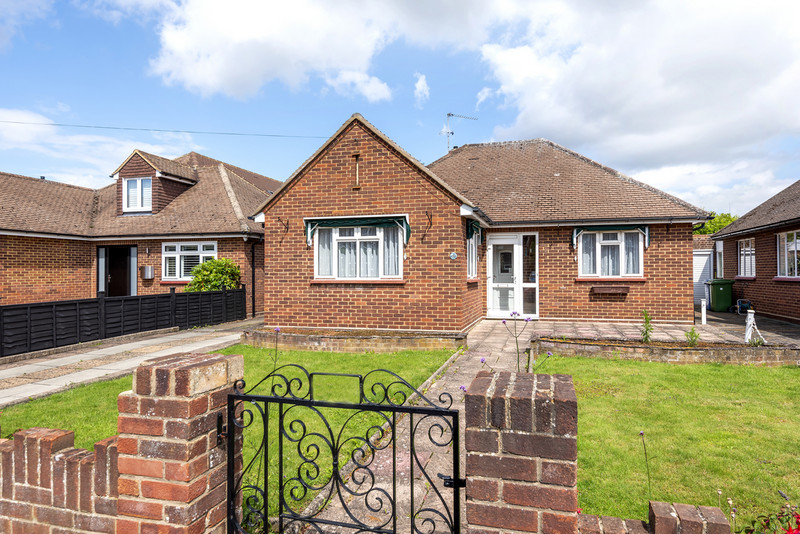 A detached bungalow situated in a sought after residential road close to Windsor town centre, within walking distance of the shops, restaurants and train stations.
