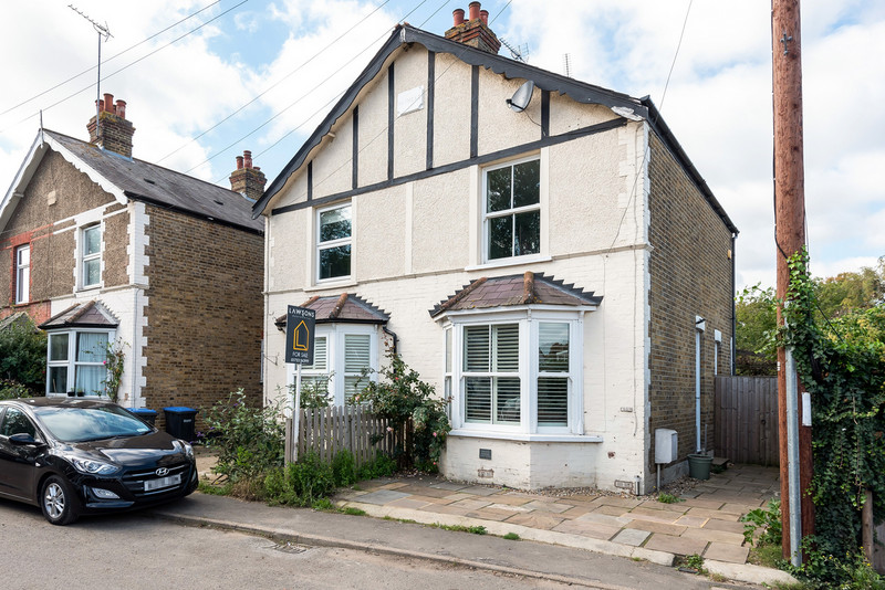 A well-proportioned two/three bedroom Victorian semi-detached house situated in a riverside location between Old Windsor and Egham, within walking distance of Runnymede Pleasure Grounds, National Trust walking routes and Egham Station.
