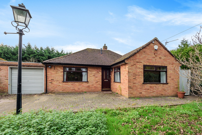 A detached two bedroom bungalow with great potential to remodel and refurbish, situated in a secluded cul-de-sac location to the West of Windsor close to local schools and amenities.