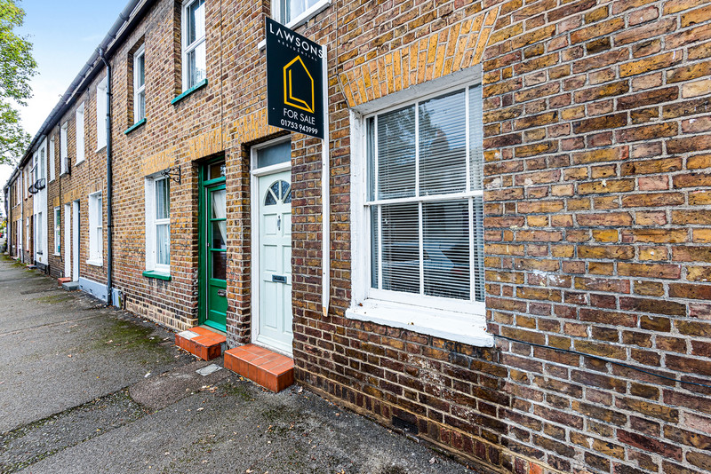 A two bedroom Victorian terraced house situated on a sought after residential street in Windsor's town centre, close to the river Thames and just a short walk from the shops, restaurants and railway stations.