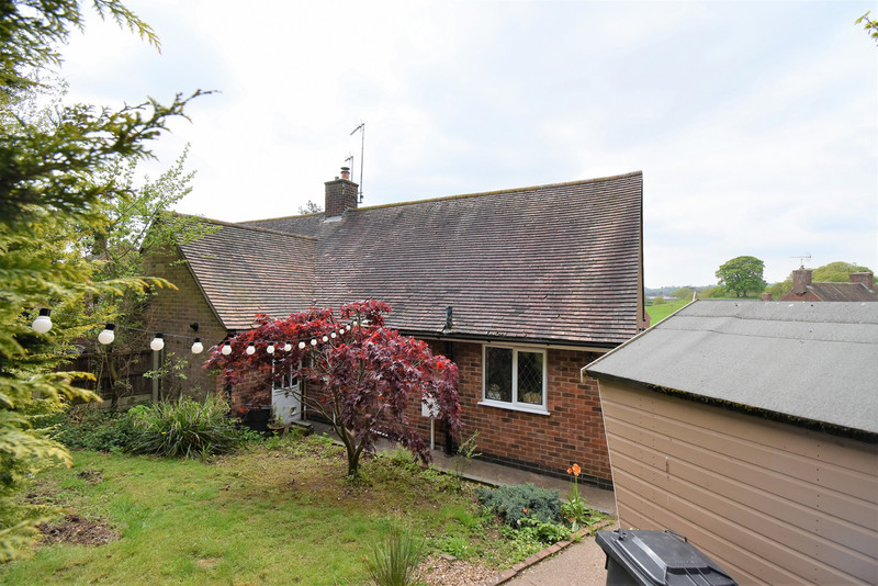 A well presented two bedroom semi-detached bungalow set in an idyllic position on the edge of the lovely village of Clifton. Pleasant wrap around garden.