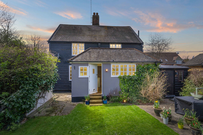 Price Range £550,000 - £600,000
Could This 17th Century Former Pair of Tide Cottages Have Any More Style Character And Charm? Combine the beautiful village location gorgeous original features and luxurious modern touches..........