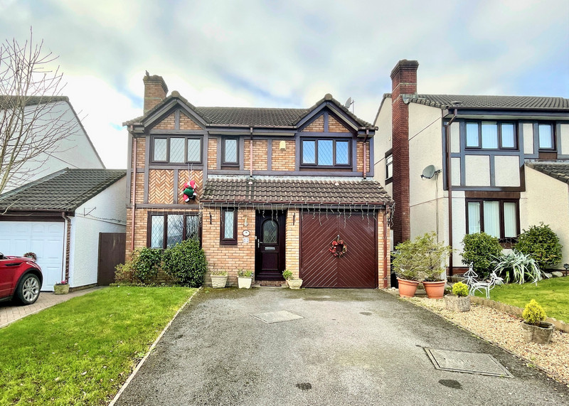 A spacious and well presented detached house enjoying Moorland views. Hall, Lounge, Dining Room, Cloakroom, Shower Room, Four Double Bedrooms, En Suite, Family Bathroom, Gardens, Garage & Driveway, DG, GCH. EPC tbc