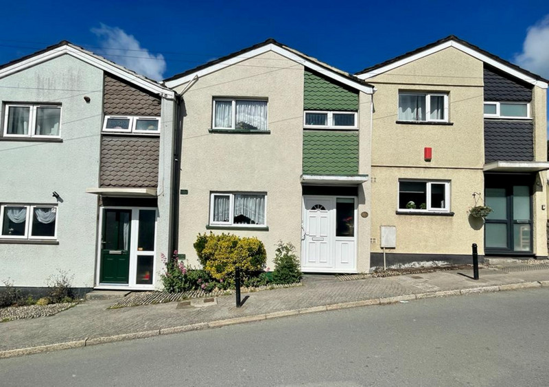 A 1960’s property in the centre of this popular village close to Marydean Primary School. Kitchen, Lounge/diner, 3 bedrooms, Shower room & W.C. Requiring updating, PVCu D/G & GCH, south-westerly facing yard. Close to local beauty spots.