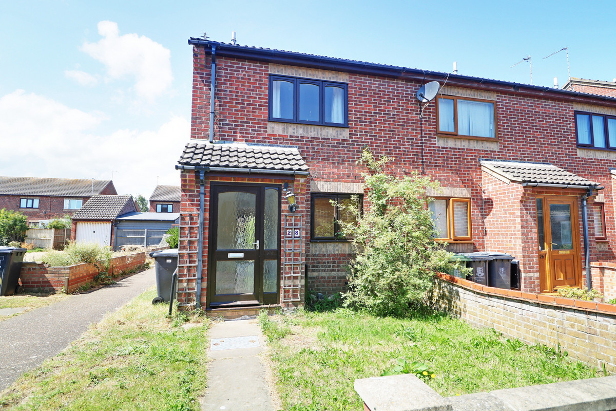 GUIDE PRICE £185,000£190,000. This super end of terrace house well