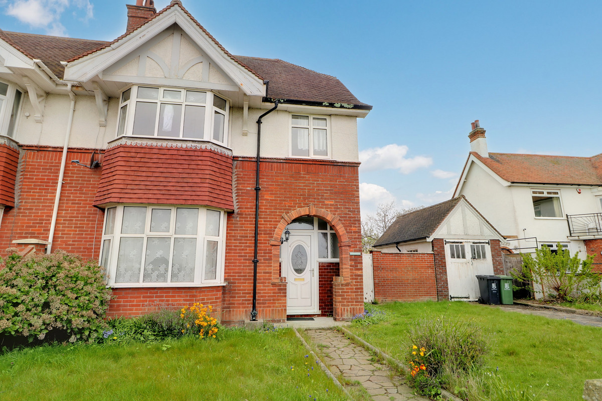 Guide Price £350,000£375,000 A magnificent house in the most desirable