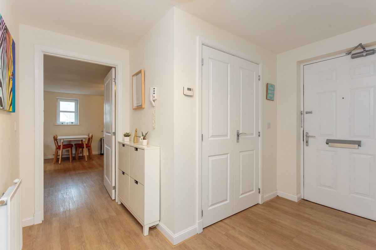 4 6 Fairfield Gardens, Buckstone, EH10 Revere Edinburgh Estate Agents