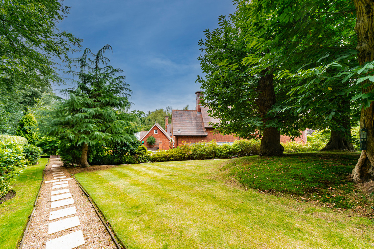 Number 6, St. Marys Drive Storeys Of Cheshire